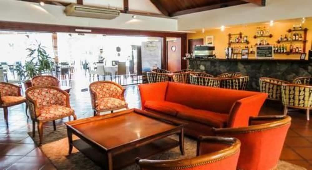 Howard Johnson Hotel&Spa Villa General Belgrano Exterior foto
