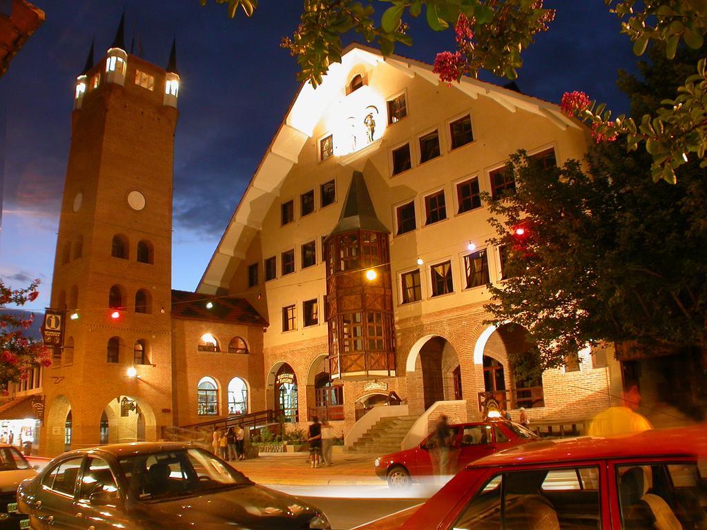 Howard Johnson Hotel&Spa Villa General Belgrano Exterior foto