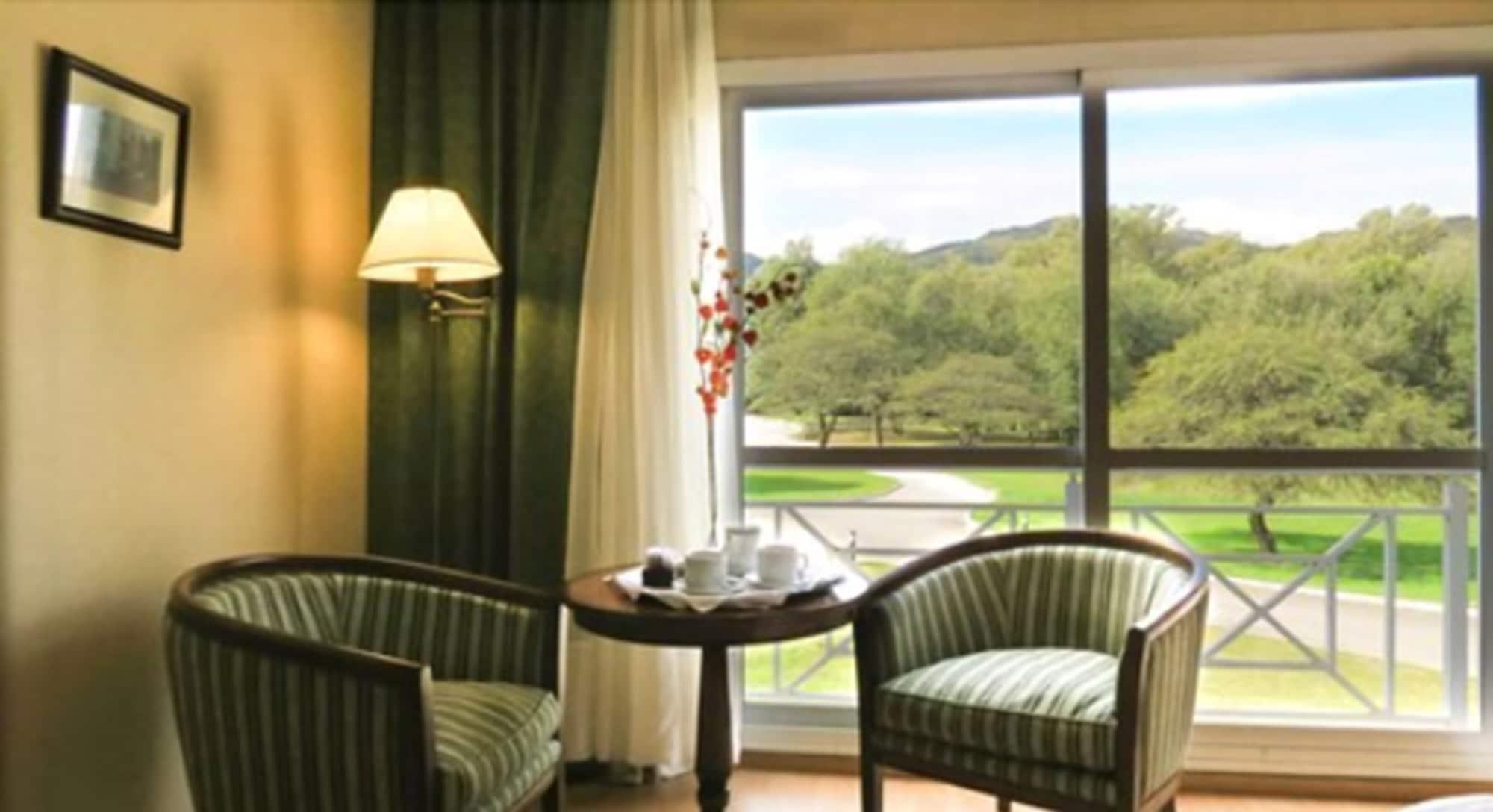Howard Johnson Hotel&Spa Villa General Belgrano Exterior foto