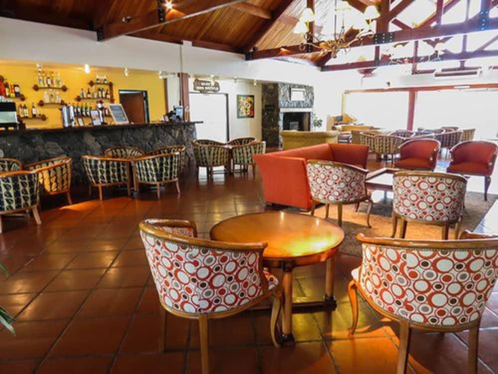 Howard Johnson Hotel&Spa Villa General Belgrano Exterior foto
