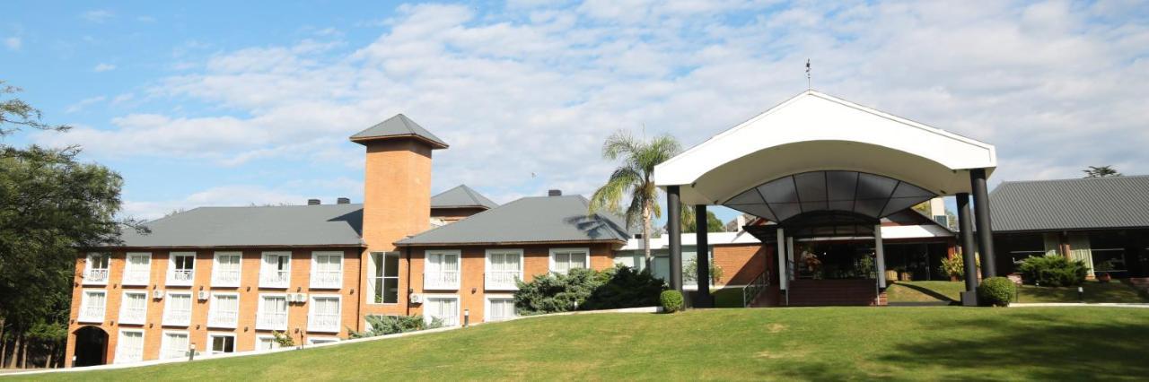 Howard Johnson Hotel&Spa Villa General Belgrano Exterior foto